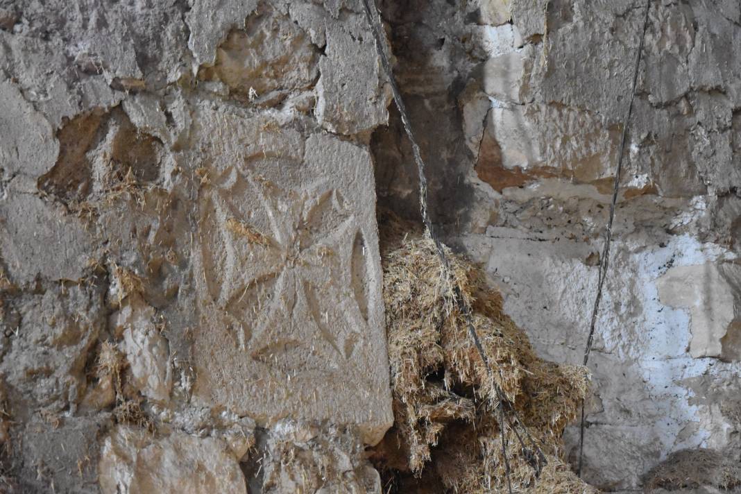 Sahibinden satılık kilise tapuda samanlık diye geçiyor ama değeri dudak uçuklatıyor 5